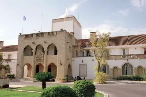 Διεκδικεί το χρίσμα του ΔΗΣΥ για την Προεδρία