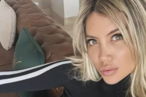 Εβγαλε στο «σφυρί» τη φανέλα του Ικάρντι η Νάρα για μόλις 12 ευρώ!