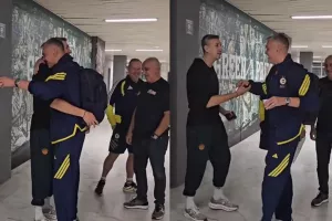 Η αγκαλιά του Σάρας με τον Διαμαντίδη στην επιστροφή του στο Telekom Center