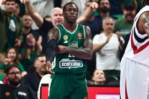 Λύγισε την Αρμάνι με clutch Ναν!