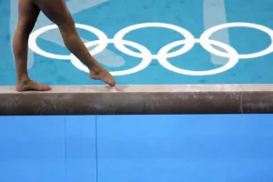 Προπονητής γυμναστικής καταδικάστηκε σε κάθειρξη 90 ετών επειδή βιντεοσκοπούσε κρυφά κορίτσια