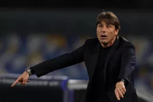Διέψευσε τα περί επαφών με τη Μάντσεστερ Γιουνάιτεντ ο Κόντε