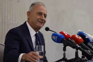 Επίσημα στη μάχη των Προεδρικών ο Αβέρωφ – Ζητά ψήφο εμπιστοσύνης από τον ΔΗΣΥ
