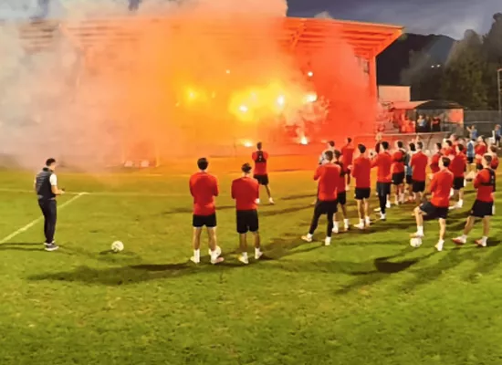 (Μαυροβούνιο-Κύπρος)/Bίντεο-Στο γήπεδο 50 οπαδοί 