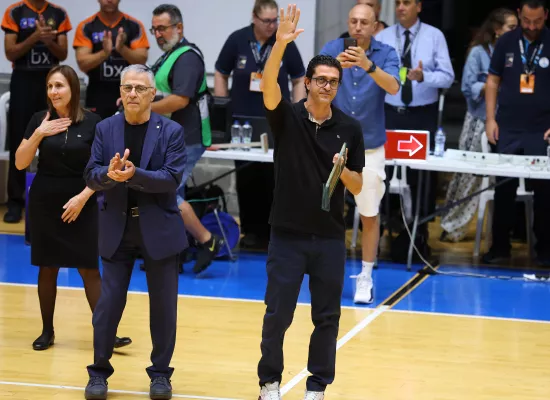 Όμορφη κίνηση από το ΑΠΟΕΛ-Τίμησε τη μνήμη του Παλάλα (Φώτος) 