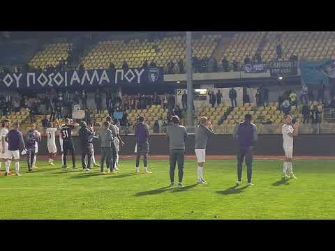 Παίχτες Πάφου με οπαδούς μετά το διπλό