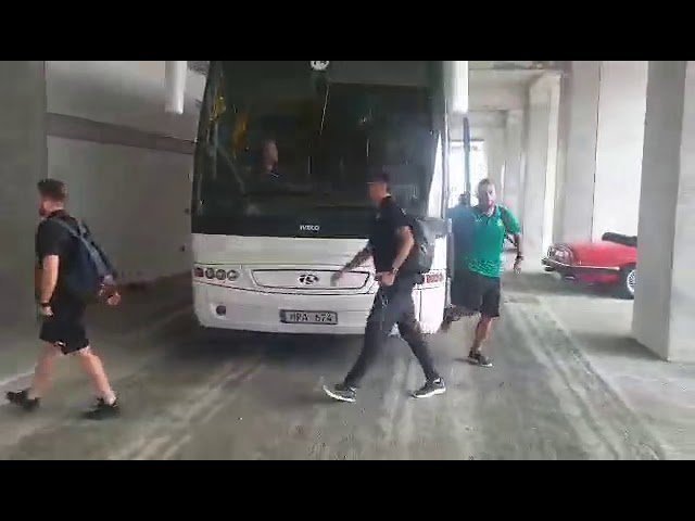 Άφιξη της ΑΕΚ με Απόλλων