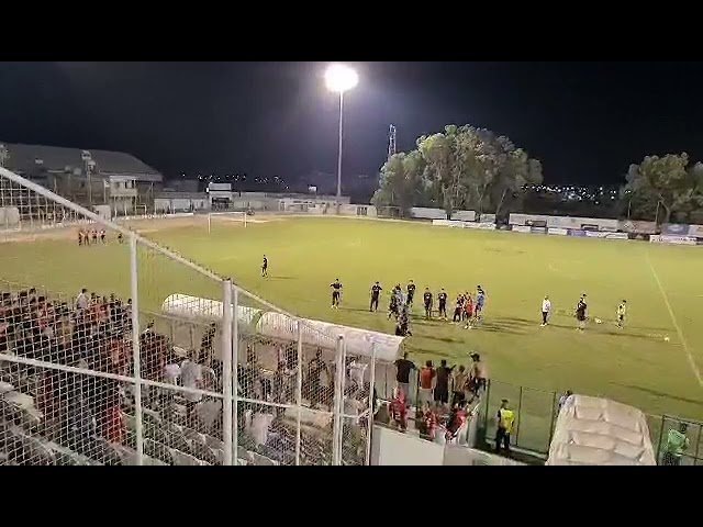 Παίκτες-Σαλαμιναίοι πανηγύρισαν μαζί