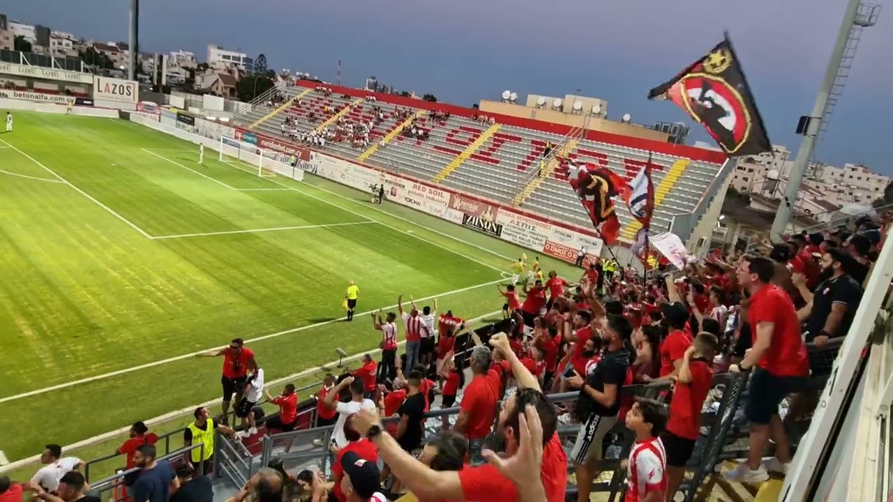 Ντιρλι Ντιρλι από Red Rebels