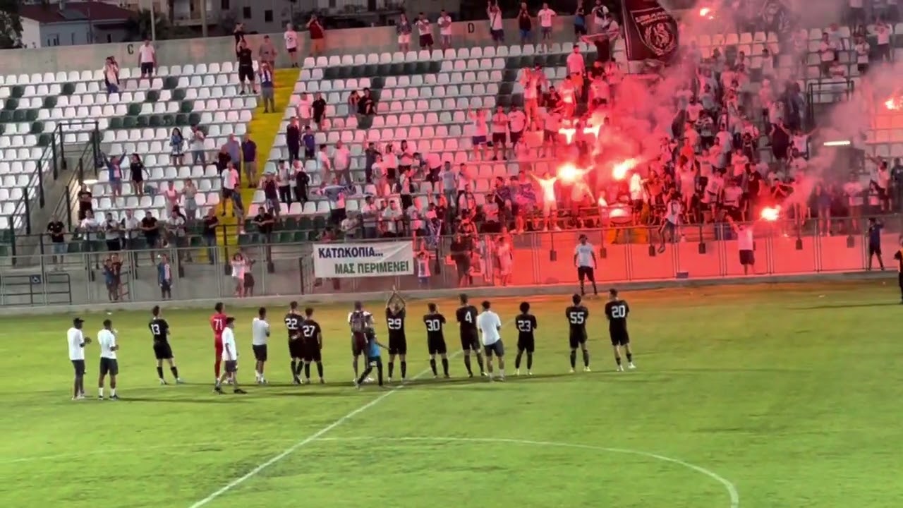 Σύνθημα με τους παίκτες στο τέλος του φιλικού (Δόξα-Απόλλων)