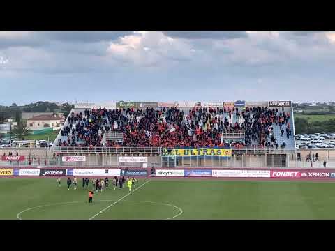 ΟΛΕ-ΟΛΕ από παίκτες - Πορτοκαλί και σύνθημα τίτλου