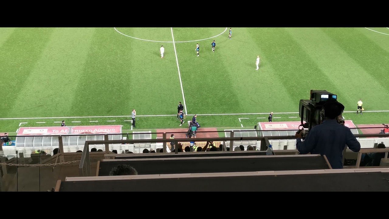 Χειροκρότημα σε Μαρία από Ομονοιατες