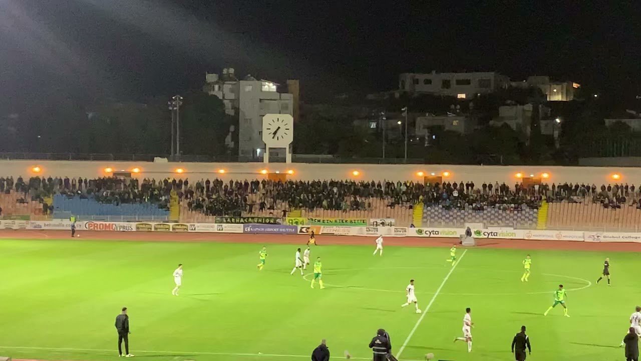 Ζήτησαν το πρωτάθλημα οι ΑΕΚτζήδες στο Μακάρειο