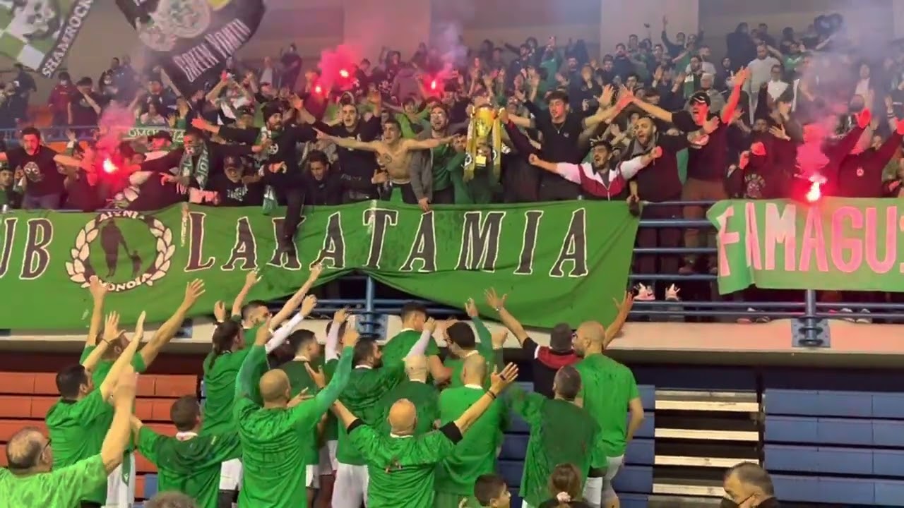 Το τρόπαιο στους οπαδούς της Ομόνοιας!