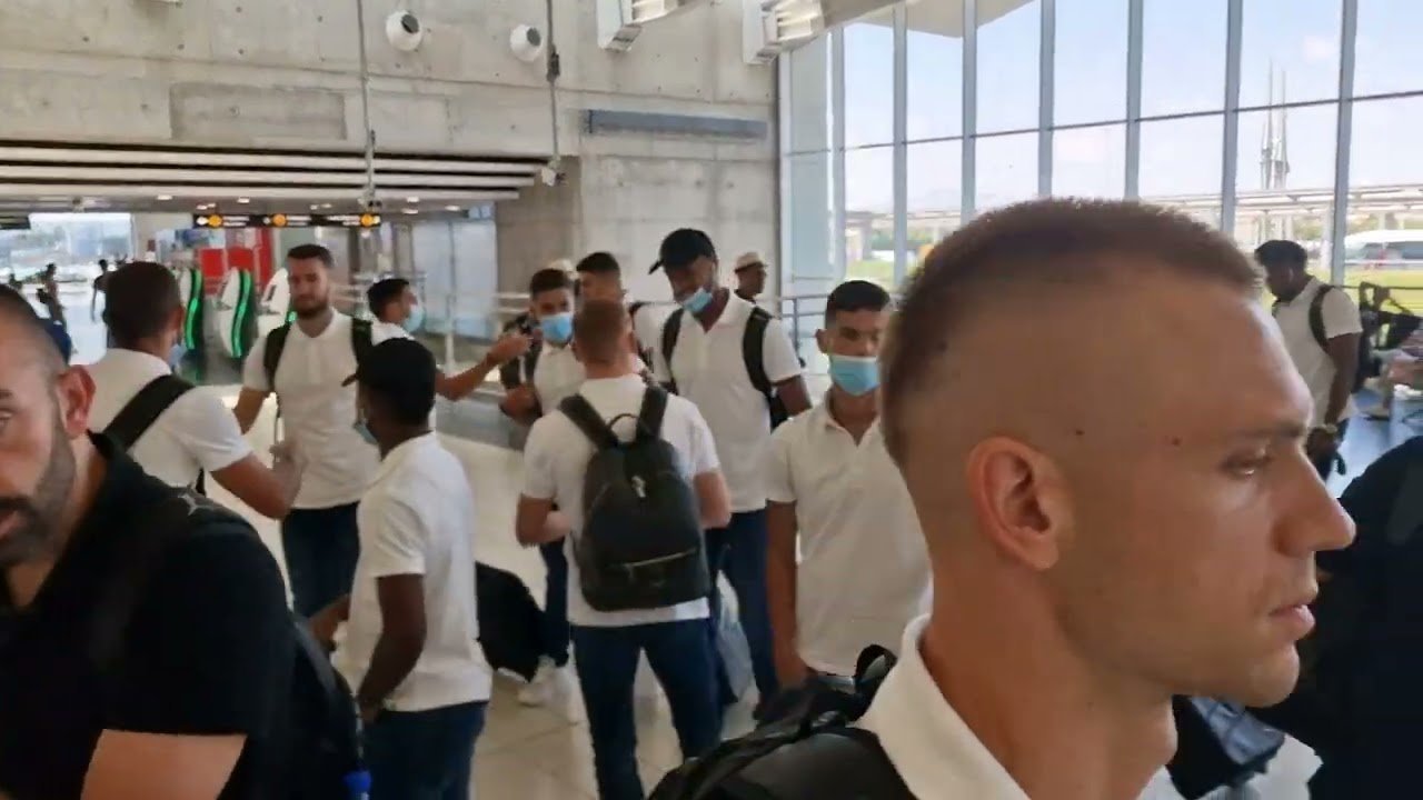 Άφιξη Απόλλων στο αεροδρόμιο Λάρνακας