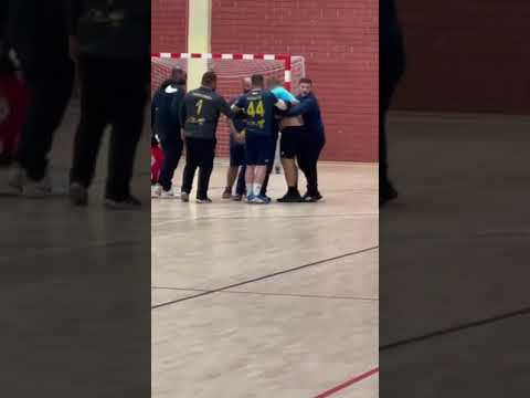 Handball/Κύπρος: Δεν του έδωσαν συγχαρητήρια και έγινε χαμός!