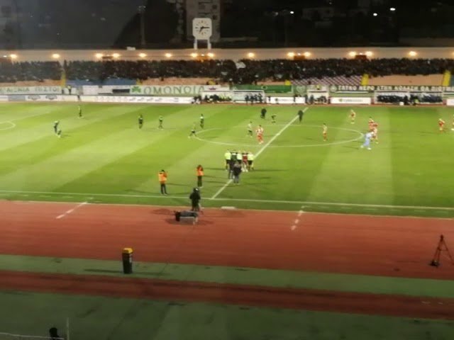 Ατμόσφαιρα πριν την σέντρα Ολυμπιακός - Ομόνοια