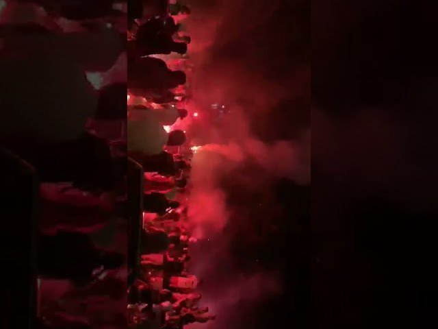 Ομονοιάτες: Χαμός έξω απ'την ΑΡΕΝΑ!