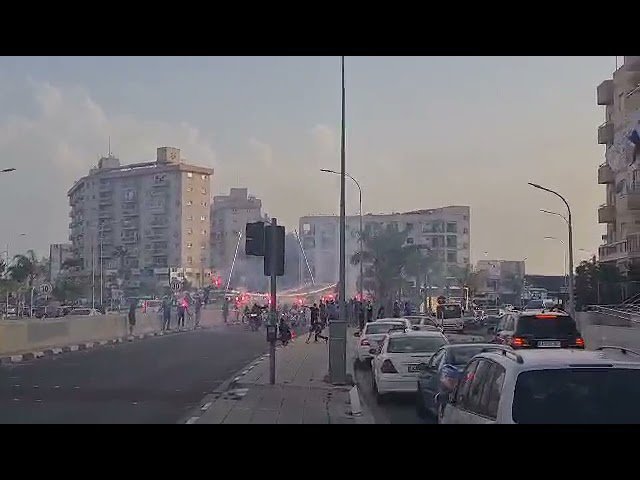 Μαχητές συνοδεύουν το πούλμαν της Ανόρθωσης (20/4/2021)