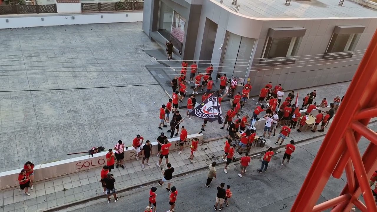 Έμεινα κοντά σου από τους Red Rebels