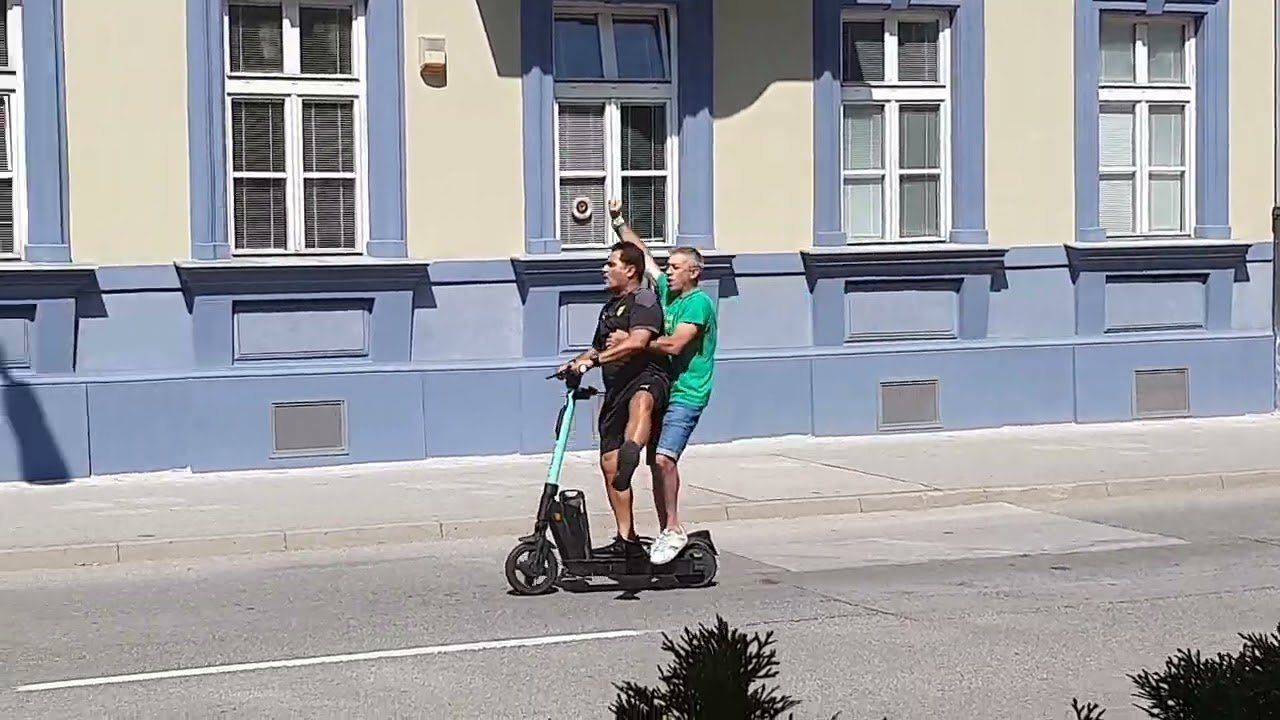 ΑΕΚτζήδες... με ηλεκτρικό σκουτεράκι στο Κόσιτσε