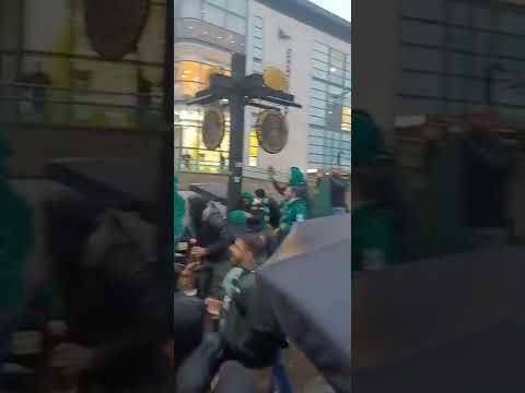 "Ομόνοια! Αιώνια!" στο Μάντσεστερ