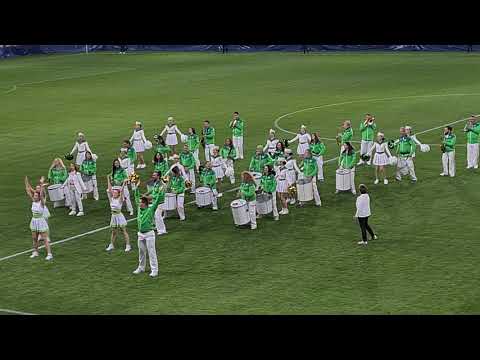 Τυμπανιστές Άρη και cheerleaders