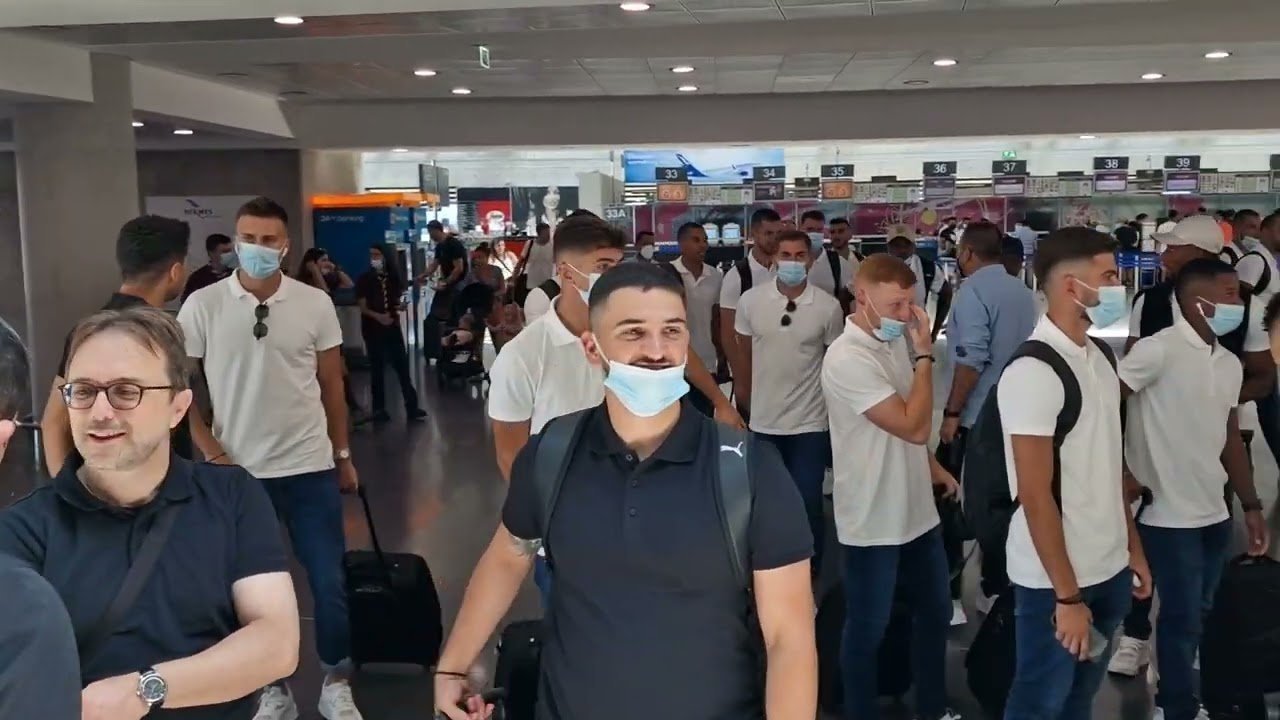 Απόλλων - άφιξη αεροδρόμιο Λάρνακας