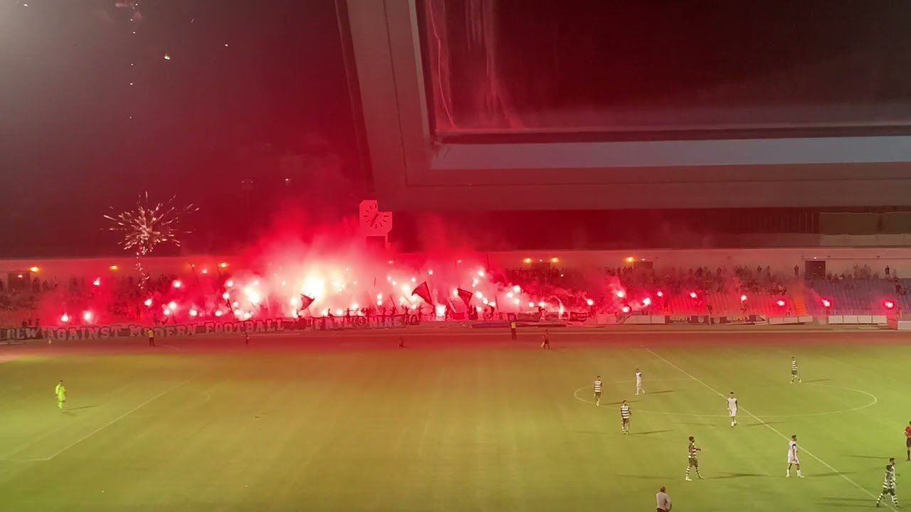 Θύρα 9 βεγγαλικά Μακάρειο